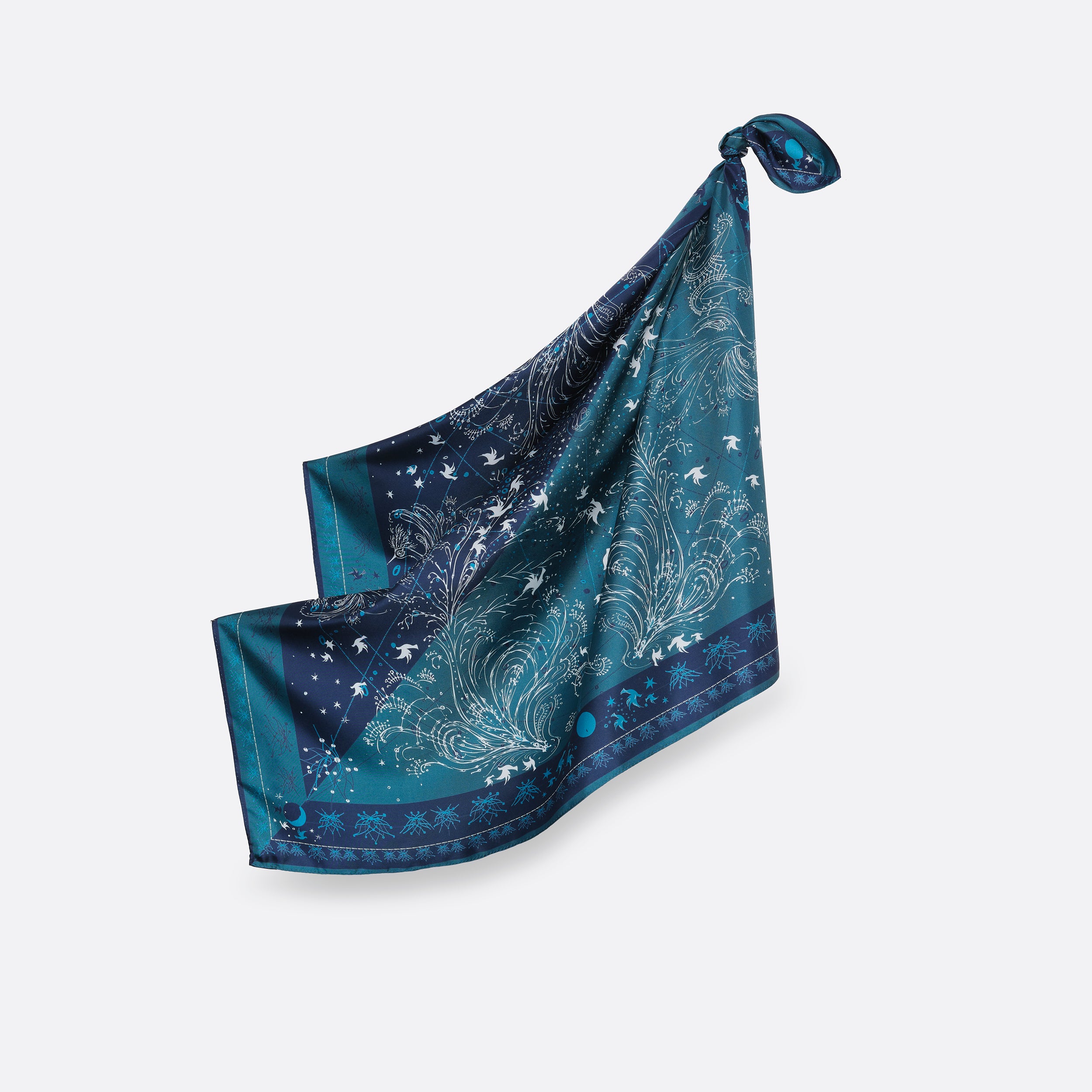 petrusse-carr-soie-90-z-nith-marine-foulard-en-soie image 6