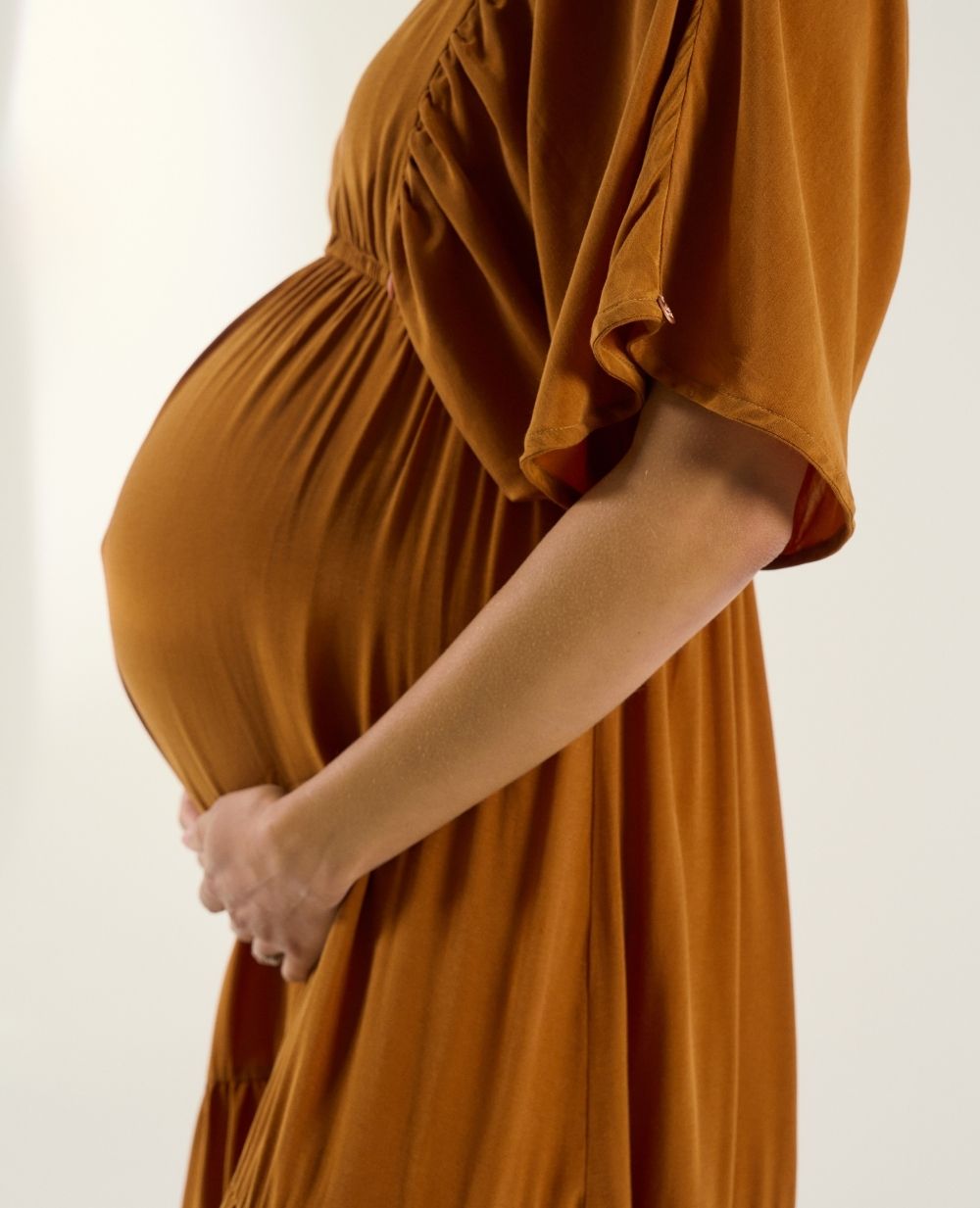 cache-c-ur-robe-longue-de-maternit-claudette-camel image 7