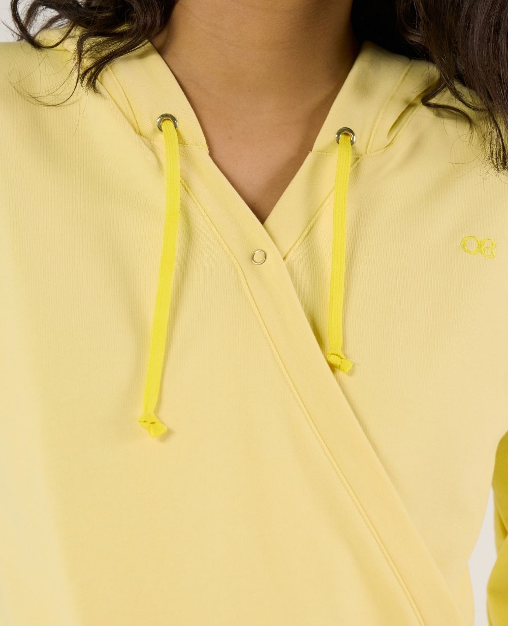 cache-c-ur-coconut-hoodie-de-grossesse-et-allaitement-vanille image 6