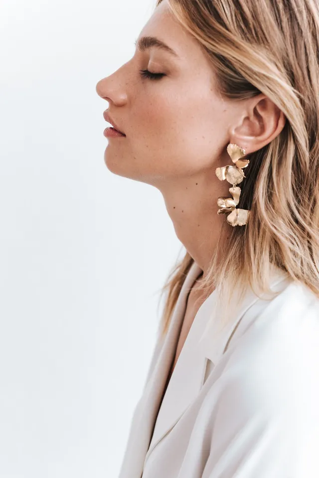 maison-sabben-dune-boucles-d-oreilles-minimalistes-longues-7-5cm-p-tales-torsad- image 1