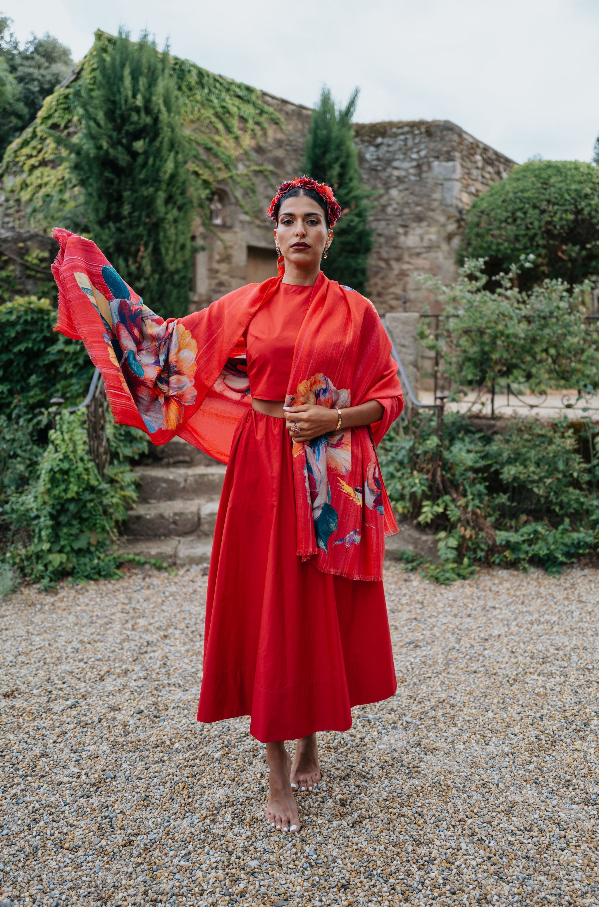 petrusse-icone-rouge-tole-jardin-frida-kahlo image 6