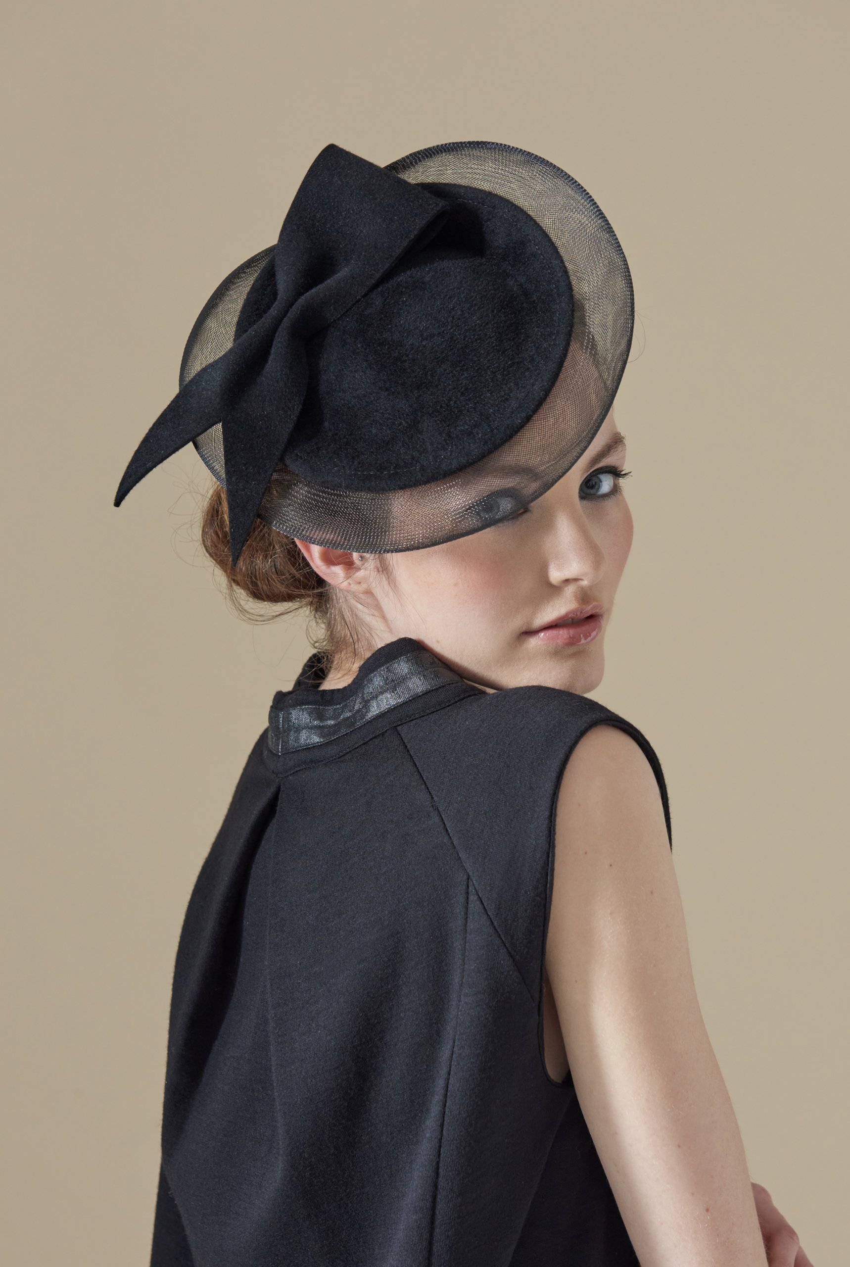 mademoiselle-chapeaux-azia-chapeau-de-c-r-monie-maternit image 2