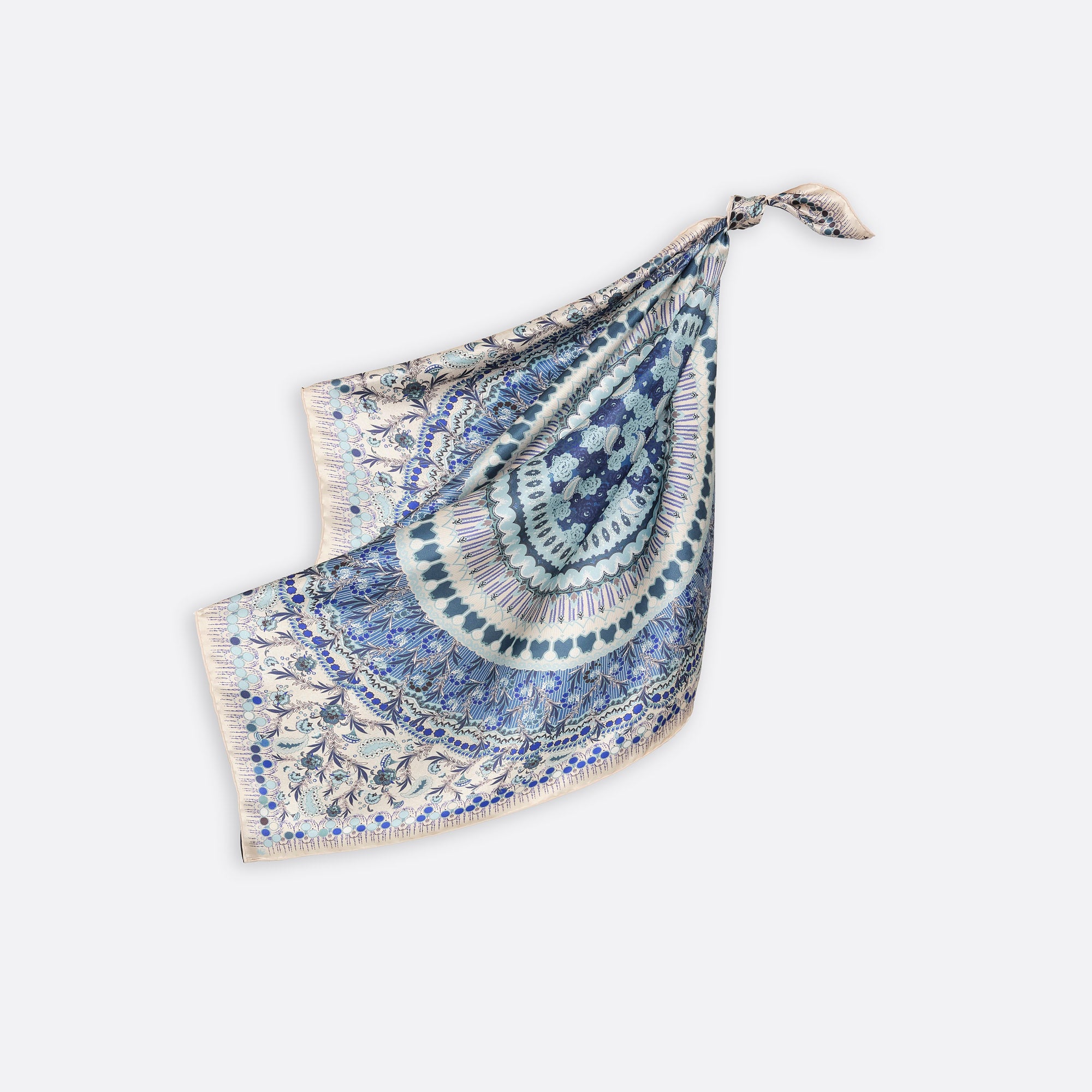 petrusse-carr-soie-65-boh-me-mini-beige-foulard-satin image 2
