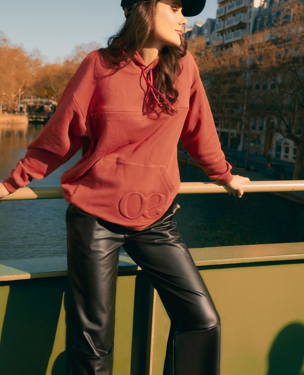 cache-c-ur-alix-pantalon-de-maternit-simili-cuir-noir image 8