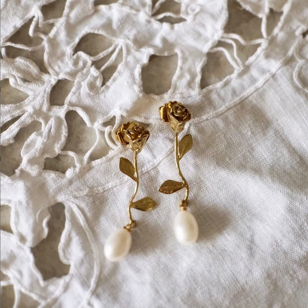 maison-sabben-boucles-d-oreilles-mariage-duchess-rose-tige-perles-5-cm image 2