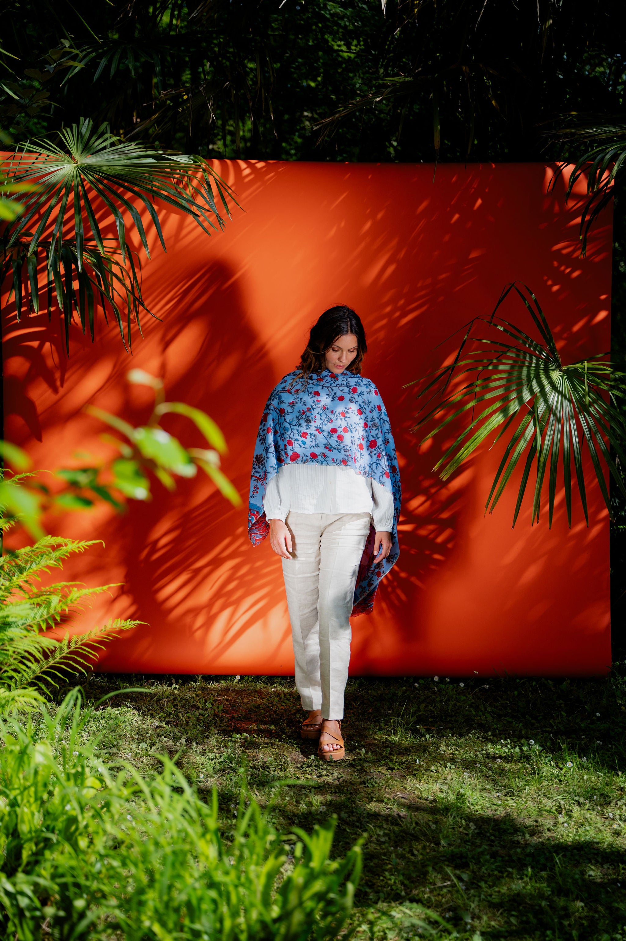 petrusse-l-orient-bleu-tole-coton-blanc-rouge image 5