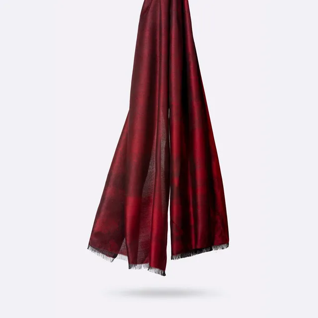 petrusse-tole-beaumatine-rouge-jacquard image 1