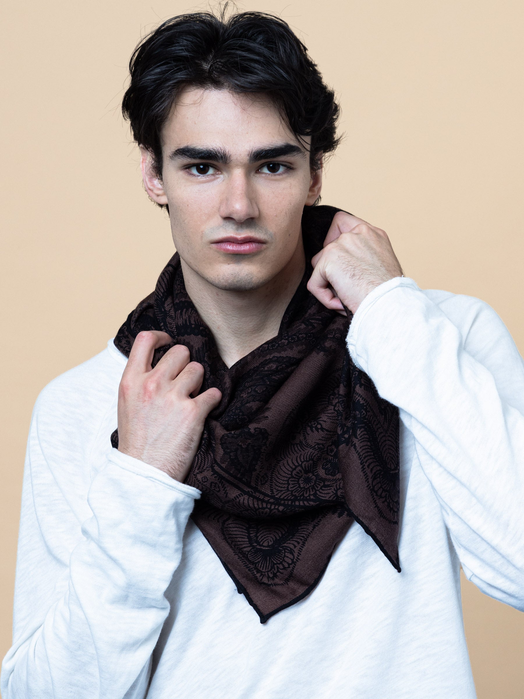 petrusse-carr-laine-100-moon-twill-chocolat-carr-100x100-cm image 6