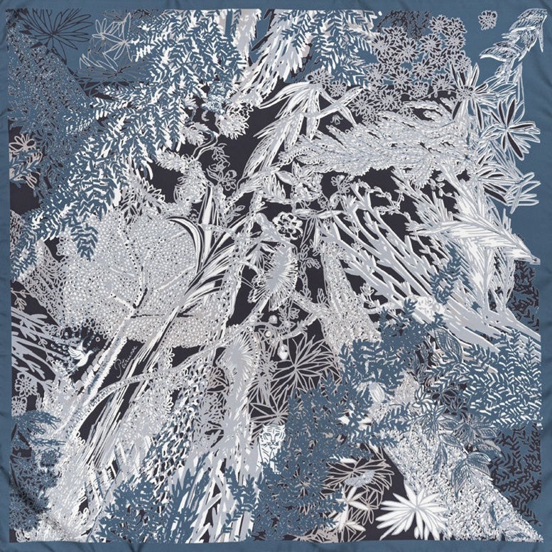 petrusse-carr-soie-90-eve-bleu-taupe-foulard-jungle-v-g-tale image 4