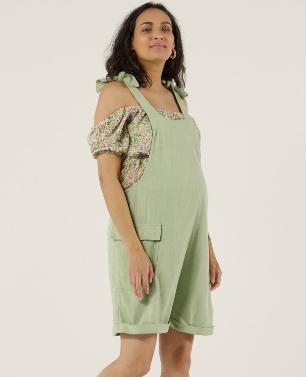 cache-c-ur-lo-se-salopette-short-de-maternit-et-d-allaitement-sauge image 4