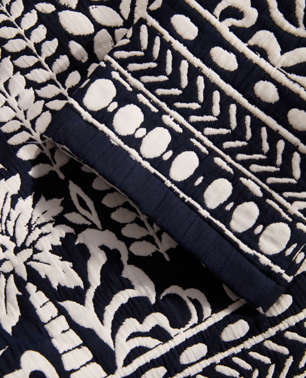 cache-c-ur-java-veste-jacquard-matelass-e-multico-maternit image 7
