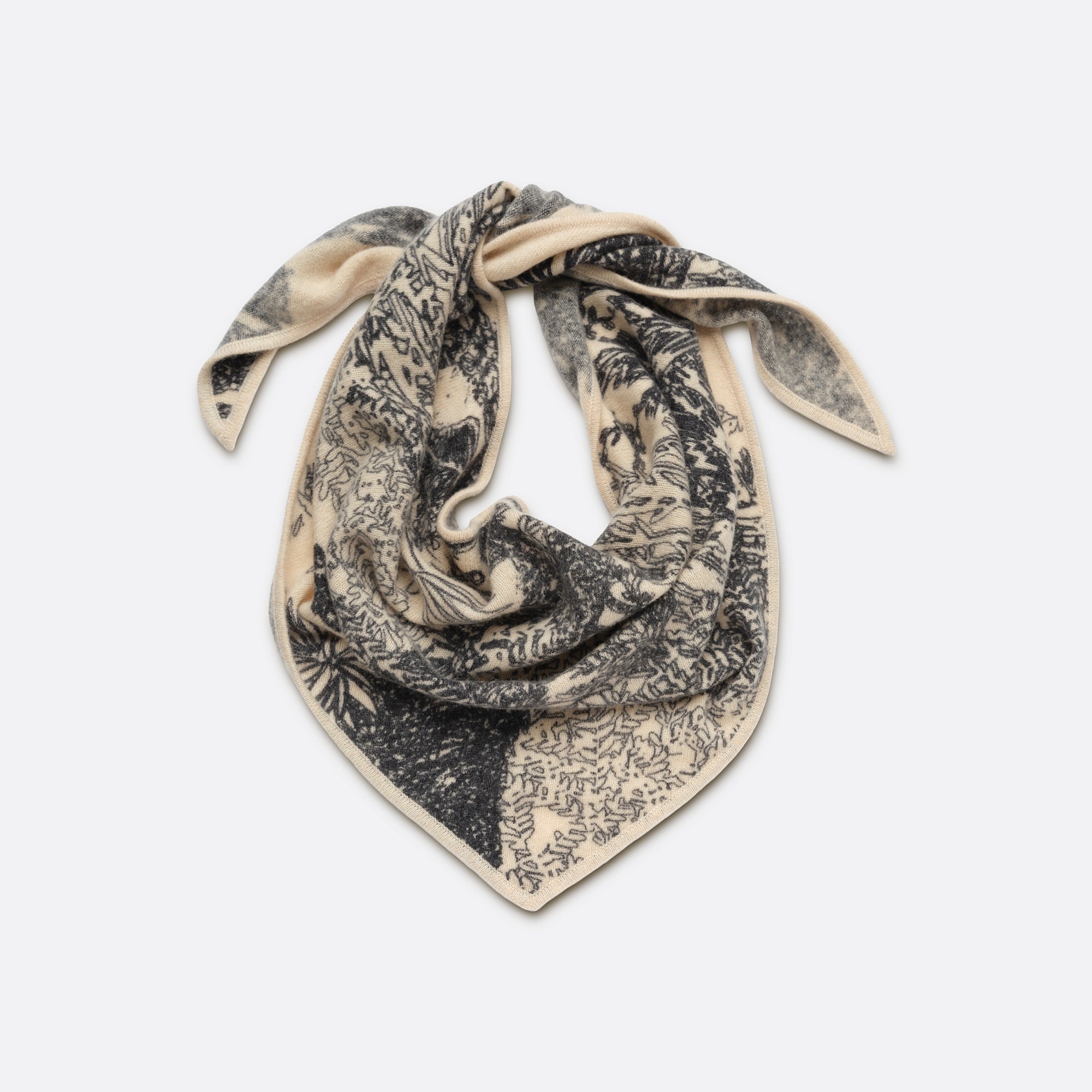 petrusse-maya-trigone-noir-triangle-100-cachemire image 2