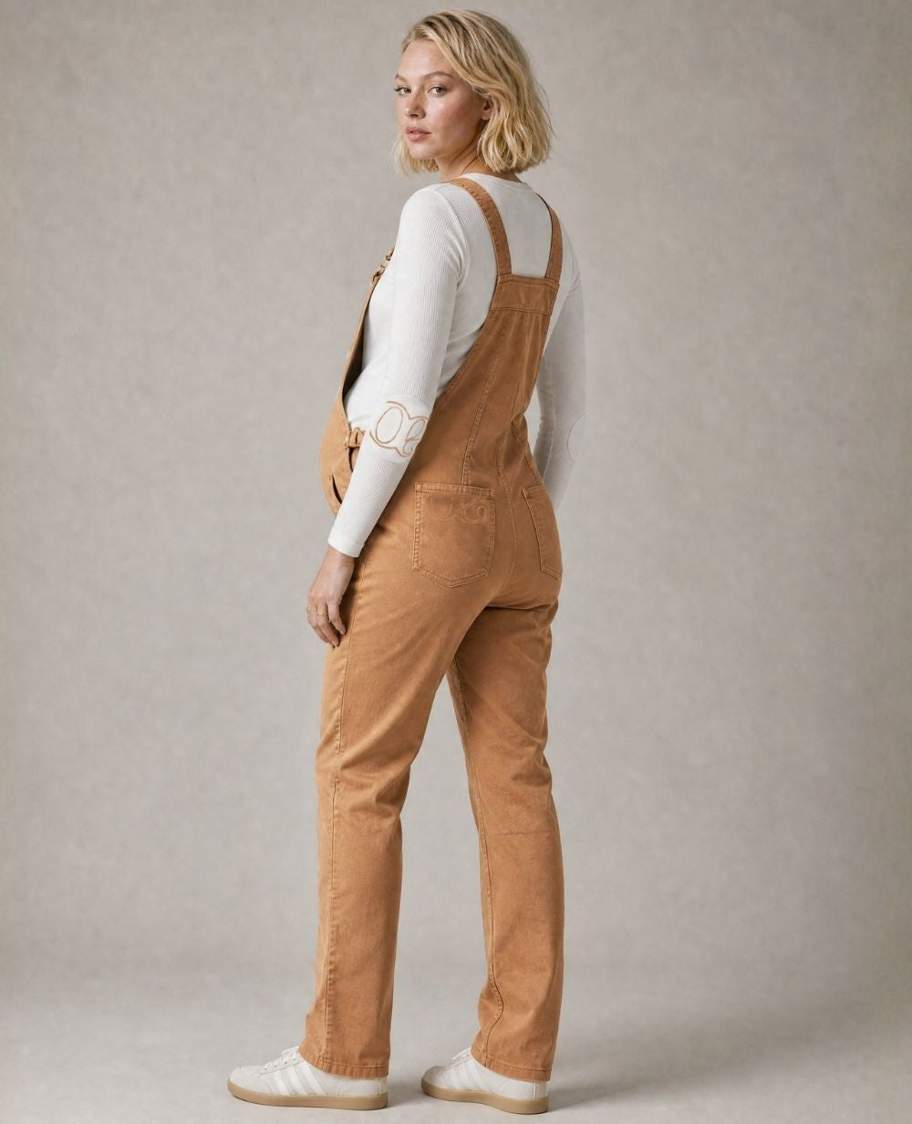 cache-c-ur-andy-salopette-de-grossesse-ample-camel image 4