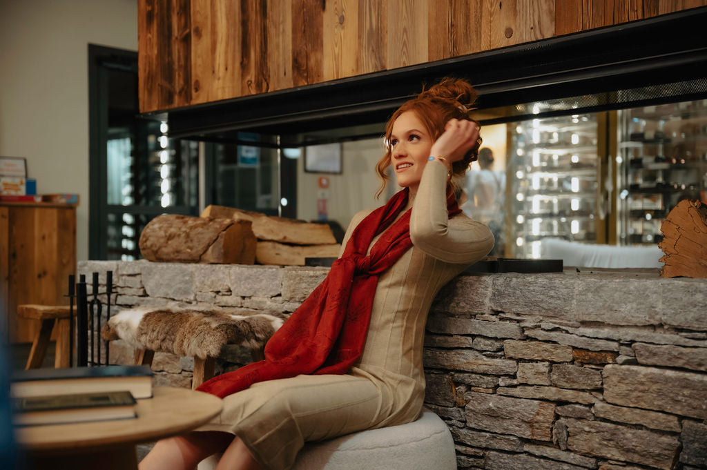 petrusse-astral-rouge-charpe-laine-et-soie-mixte image 6