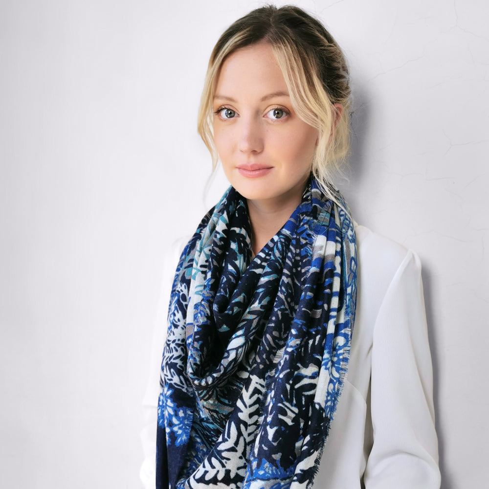 petrusse-eve-bleu-carr-laine-140 image 3