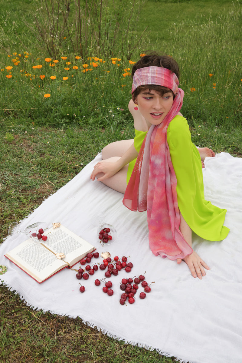 petrusse-edgar-rose-framboise-foulard-en-soie-c-r-monie image 6