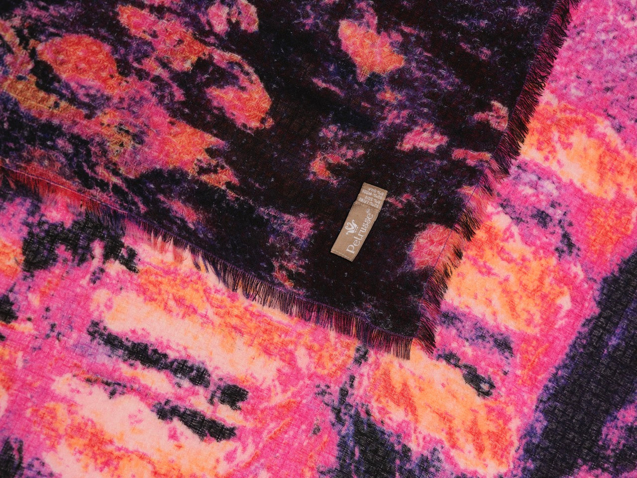 petrusse-gaia-violet-carr-laine-et-soie-120-cm image 5