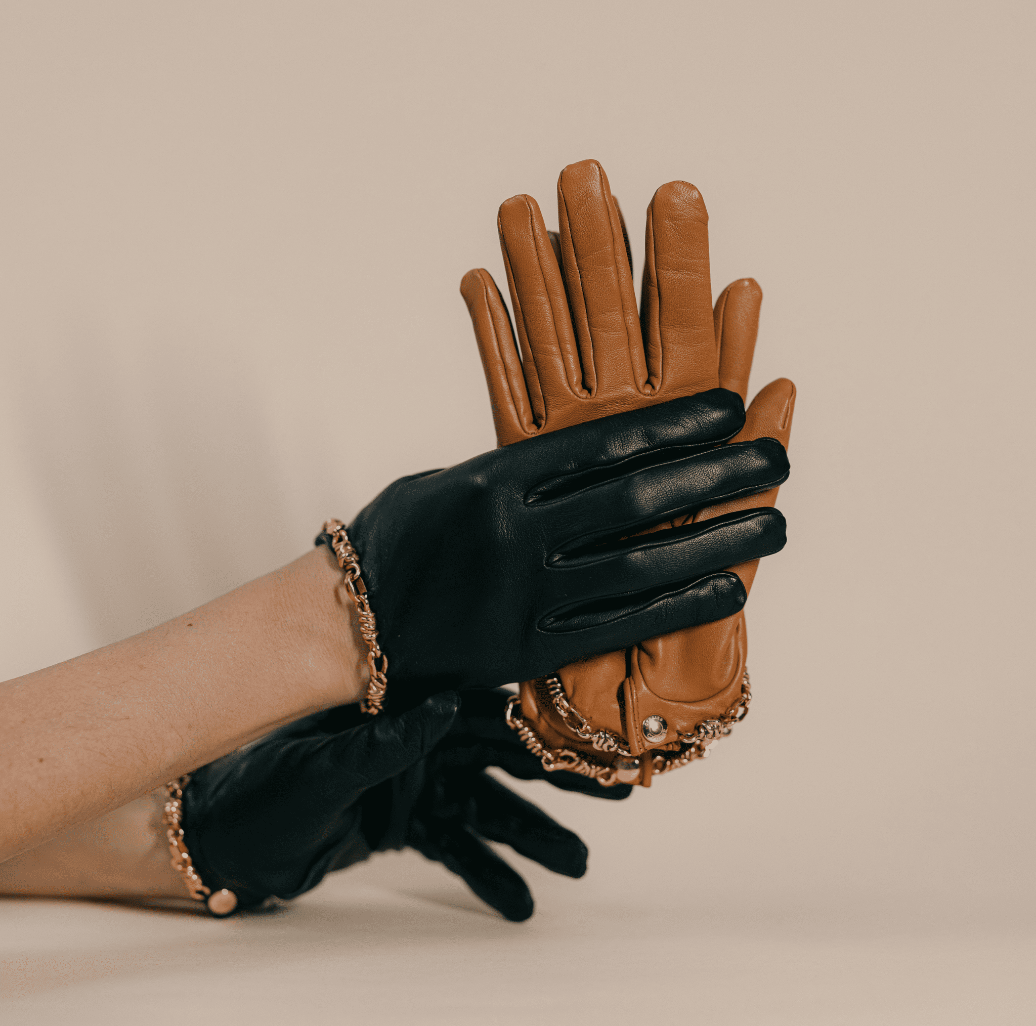 causse-x-goossens-gants-bijoux-en-cuir-d-agneau-femme image 3