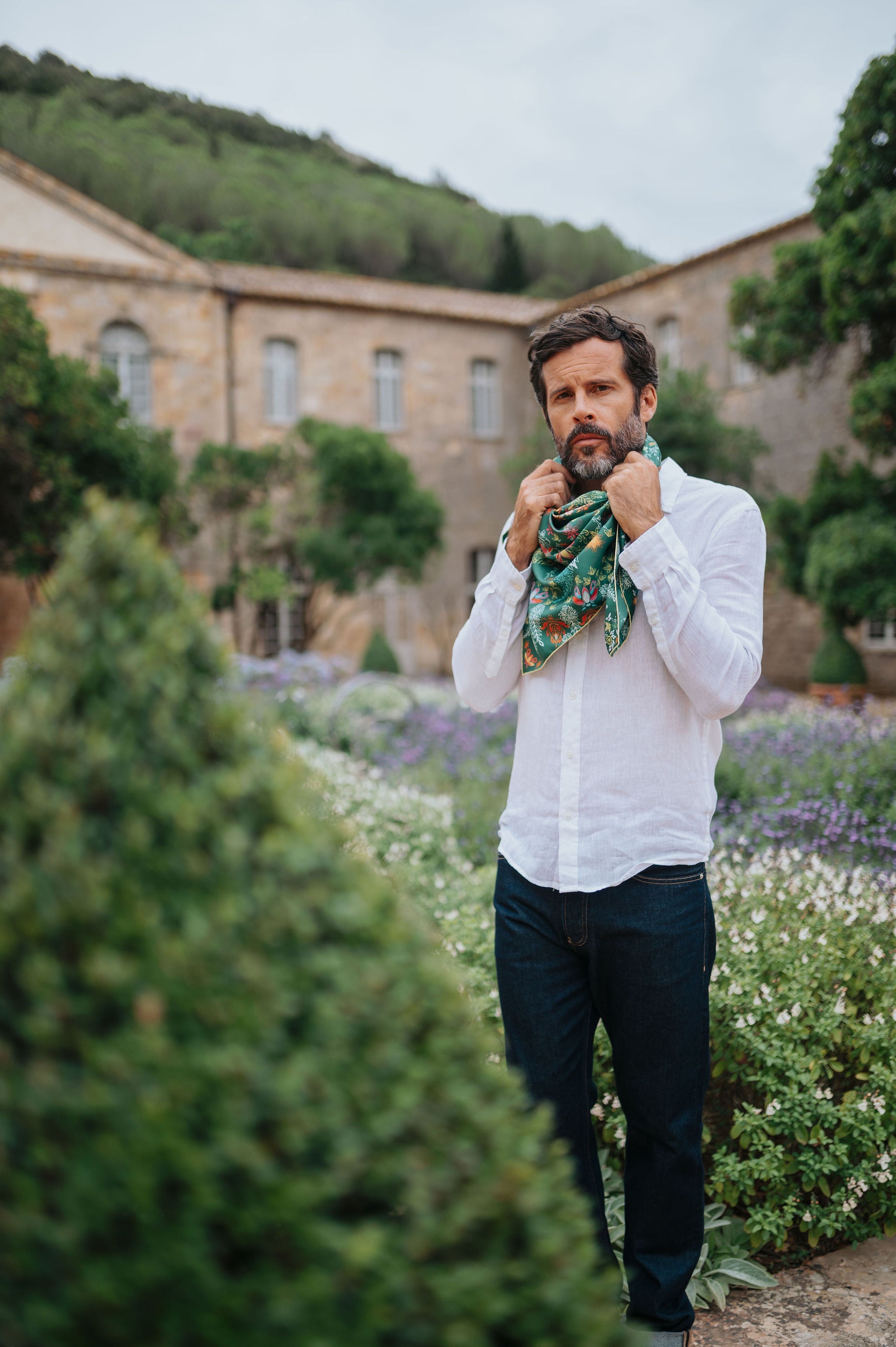 petrusse-carr-soie-105-oria-vert-foulard-en-soie image 4
