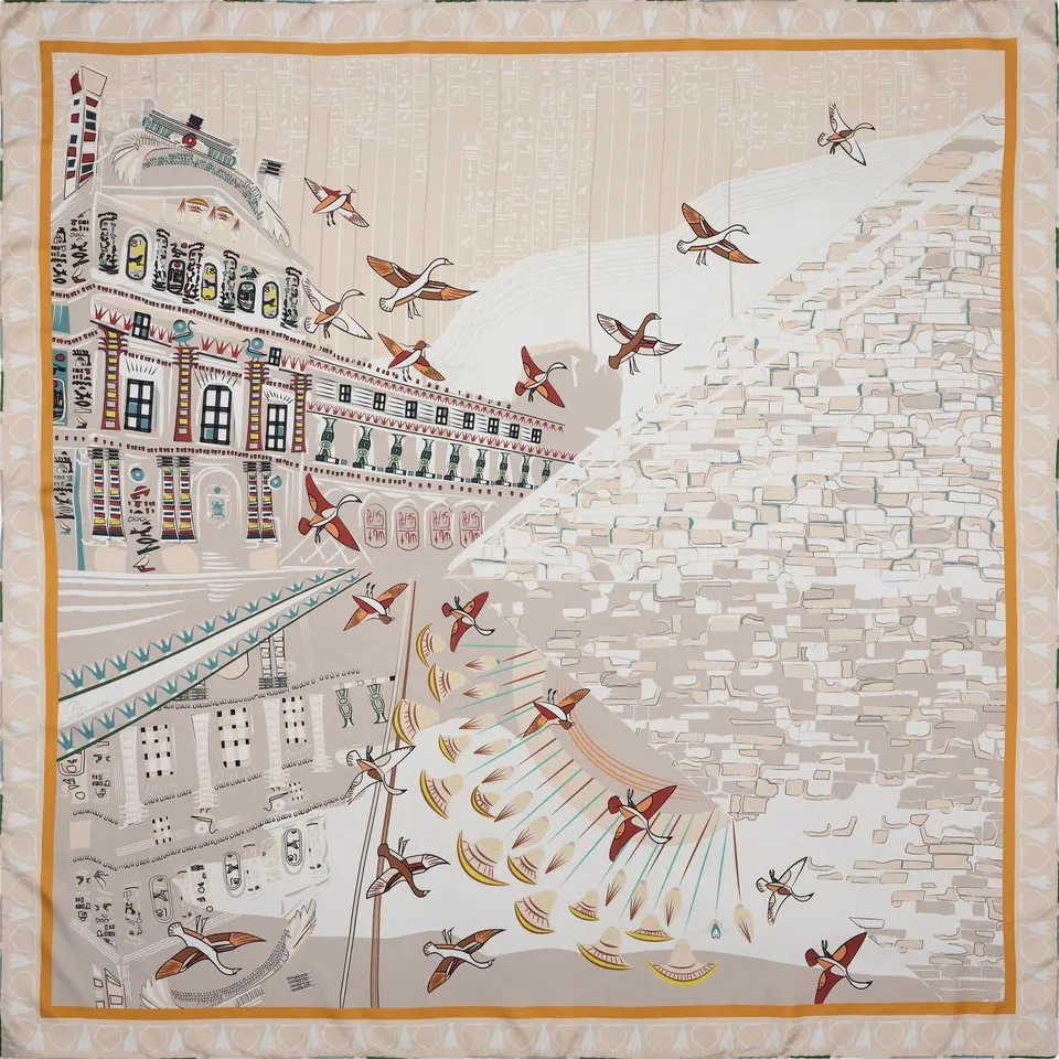 petrusse-carr-soie-105-sur-le-nil-beige-sable image 1