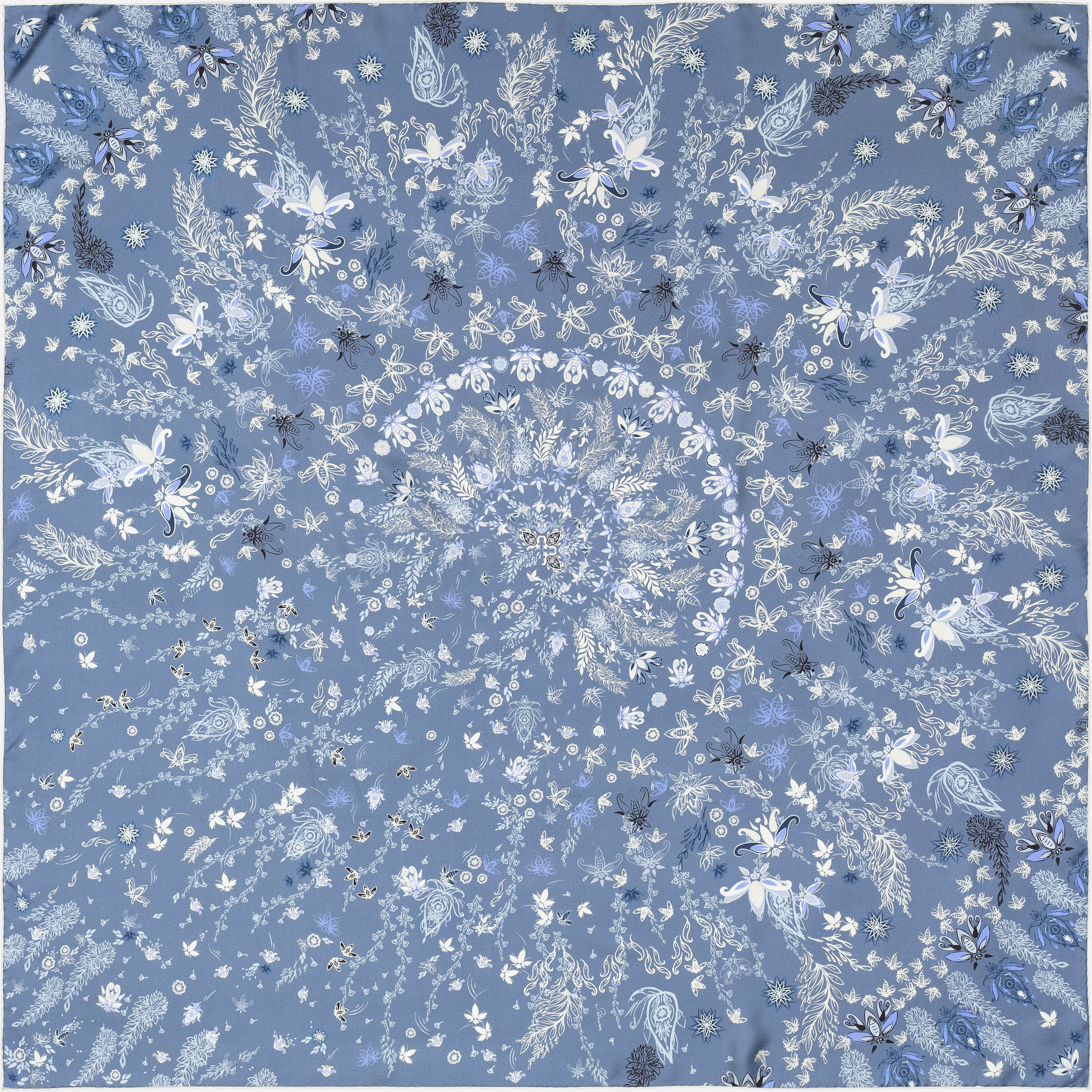 petrusse-carr-soie-105-oria-denim-foulard image 2