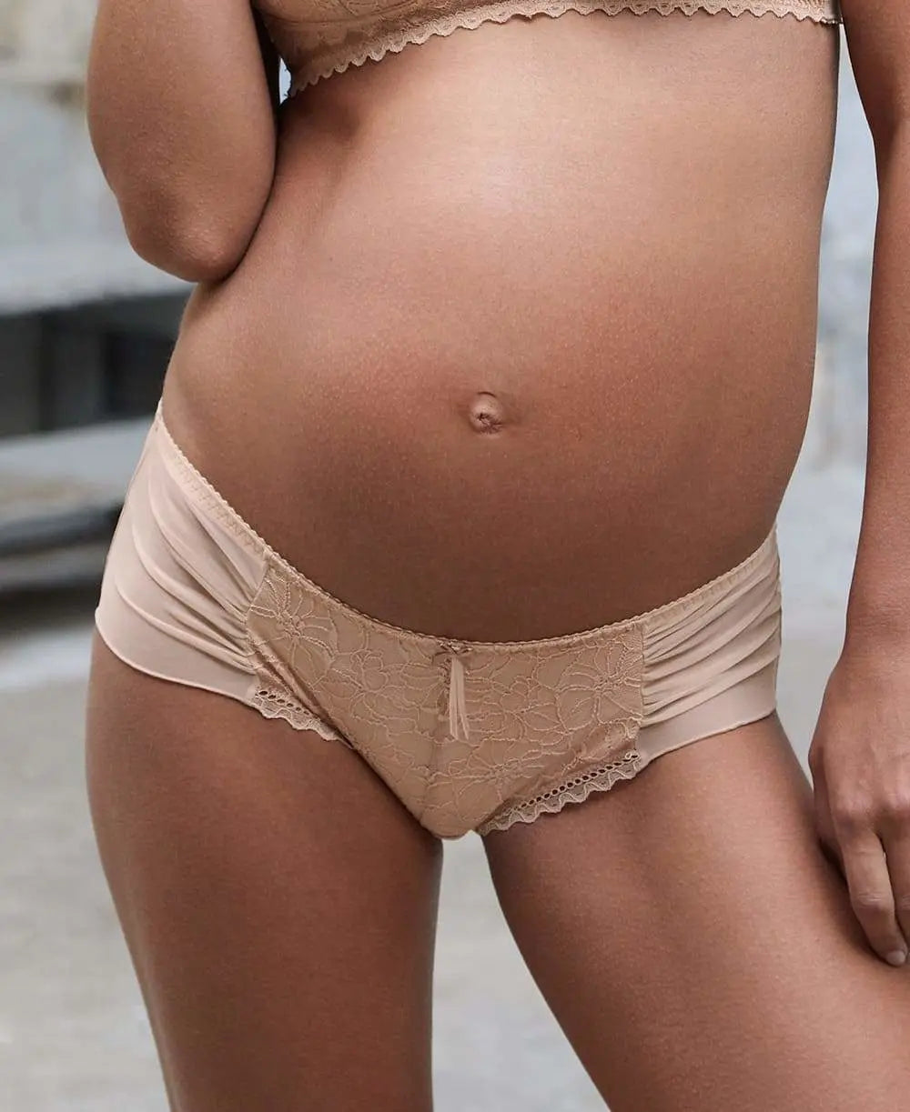 cache-c-ur-iris-shorty-de-grossesse-nude image 4