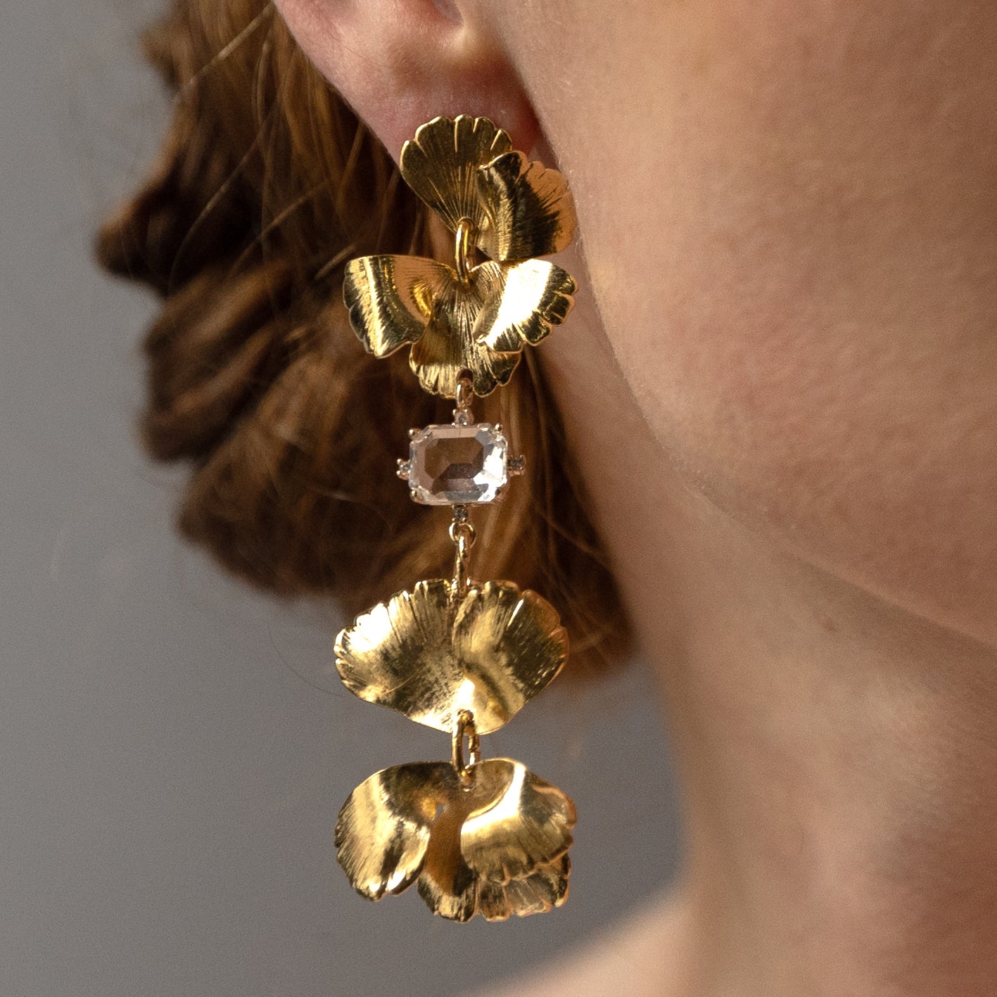 maison-sabben-almond-boucles-d-oreilles-mari-e-longues-10cm-strass-p-tales image 3