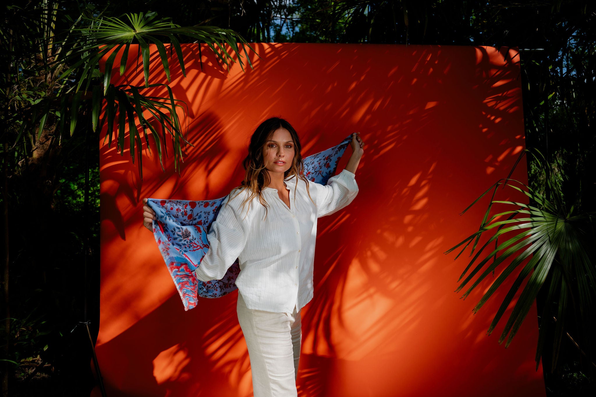 petrusse-l-orient-bleu-tole-coton-blanc-rouge image 4