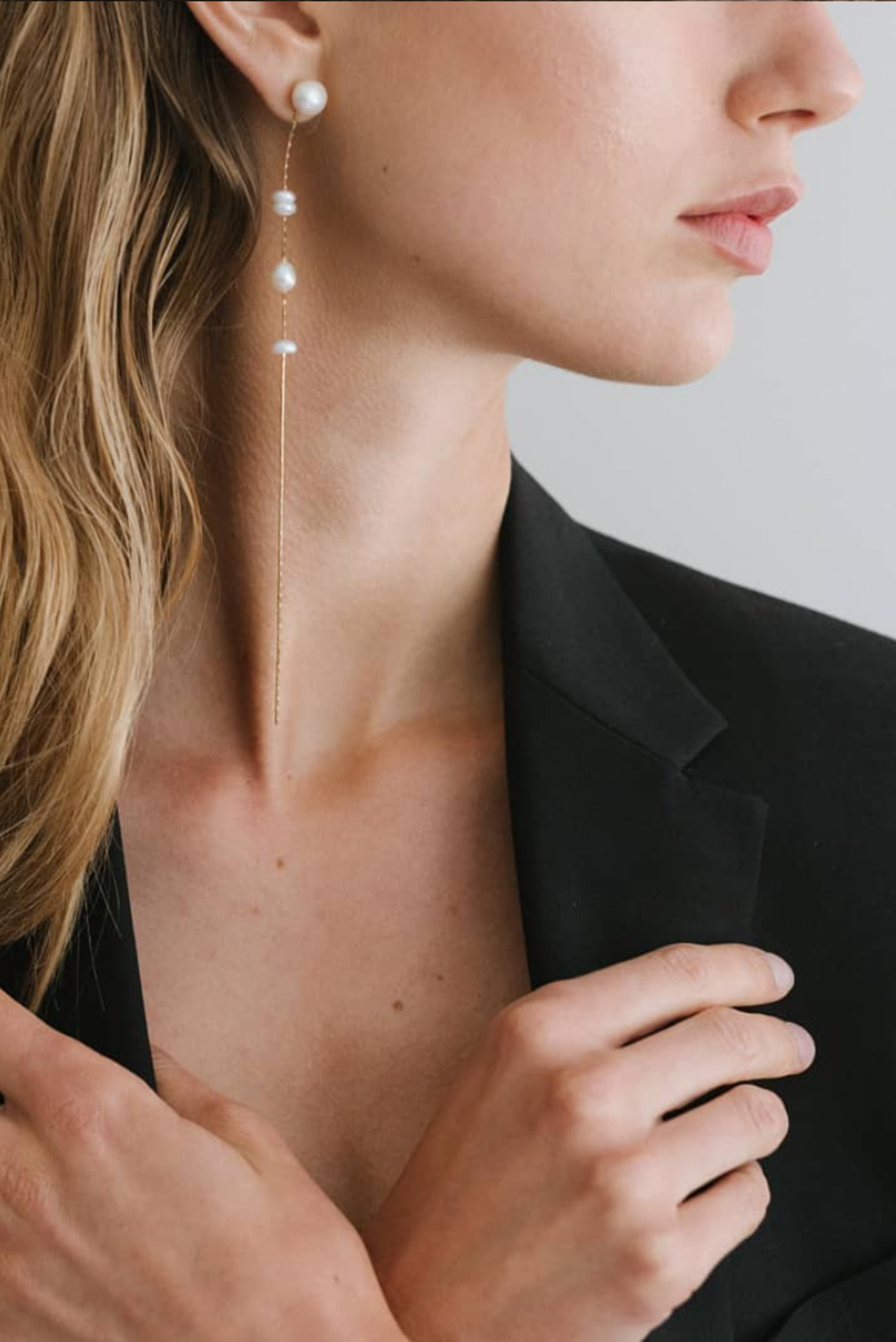 maison-sabben-boucles-d-oreilles-mariage-amour-perles-de-culture-nacre-14-5-cm image 3