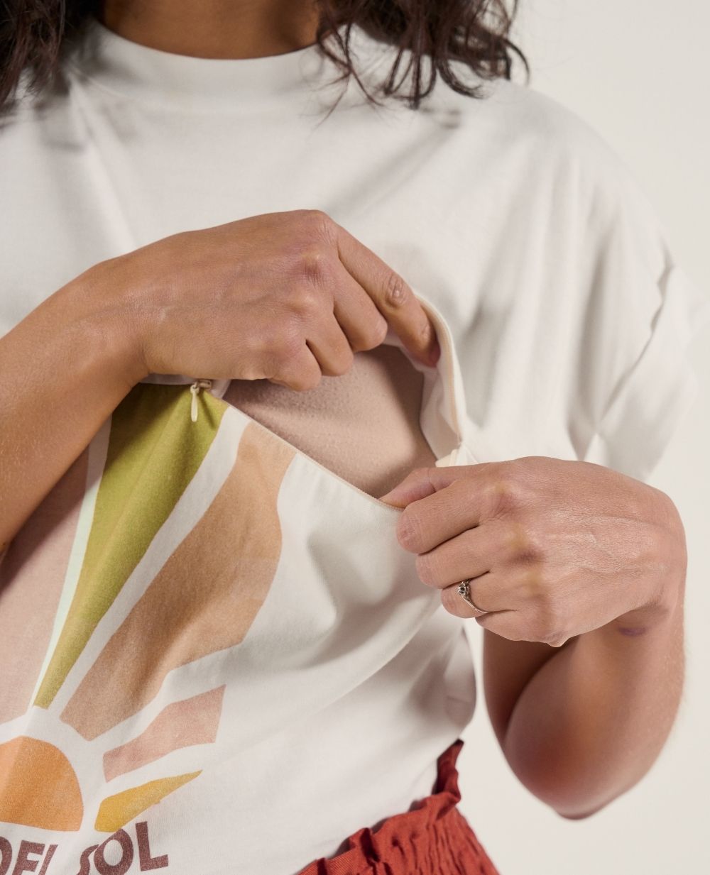 cache-c-ur-mama-del-sol-t-shirt-d-allaitement-blanc image 6