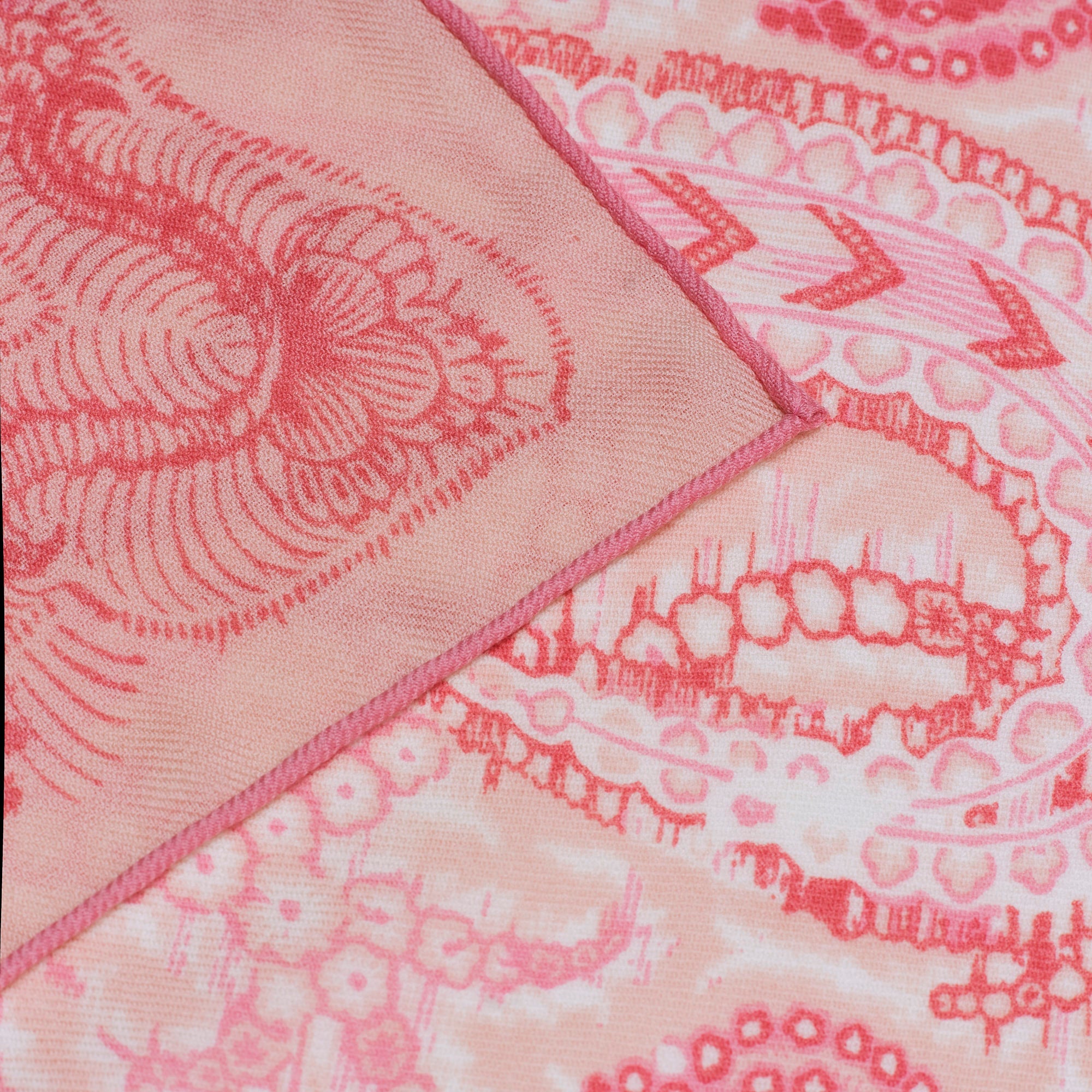 petrusse-carr-laine-100-moon-twill-rose-100x100-cm image 4