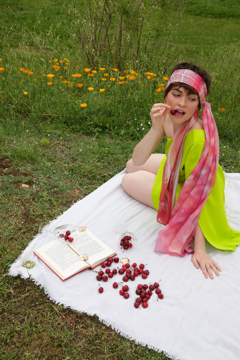 petrusse-edgar-rose-framboise-foulard-en-soie-c-r-monie image 3