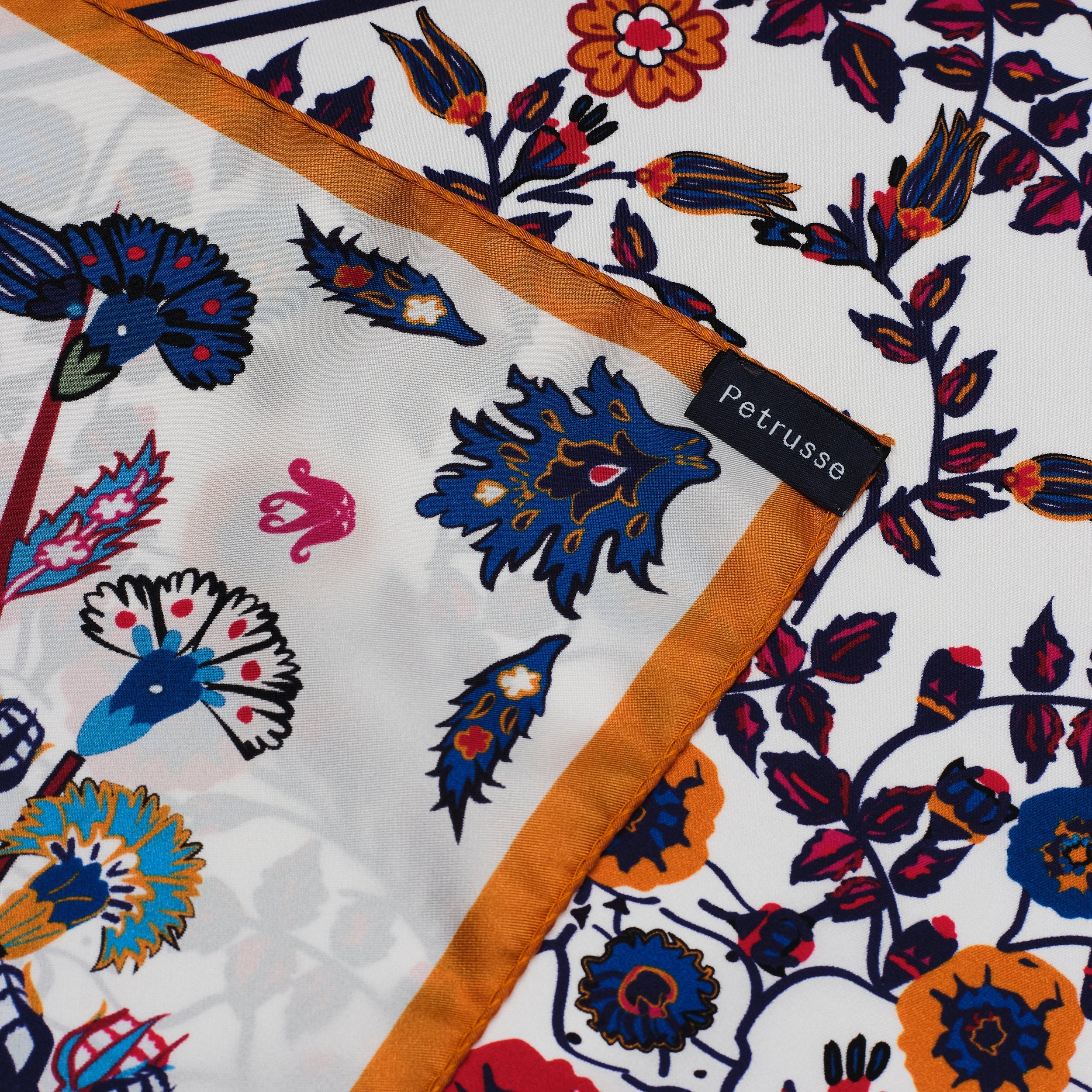petrusse-carr-soie-90-iznik-rose-foulard-90x90-cm image 2