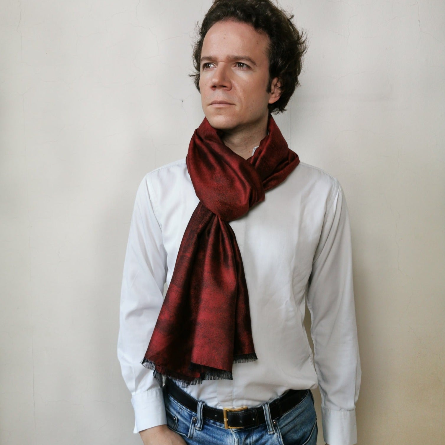 petrusse-tole-beaumatine-rouge-jacquard image 2