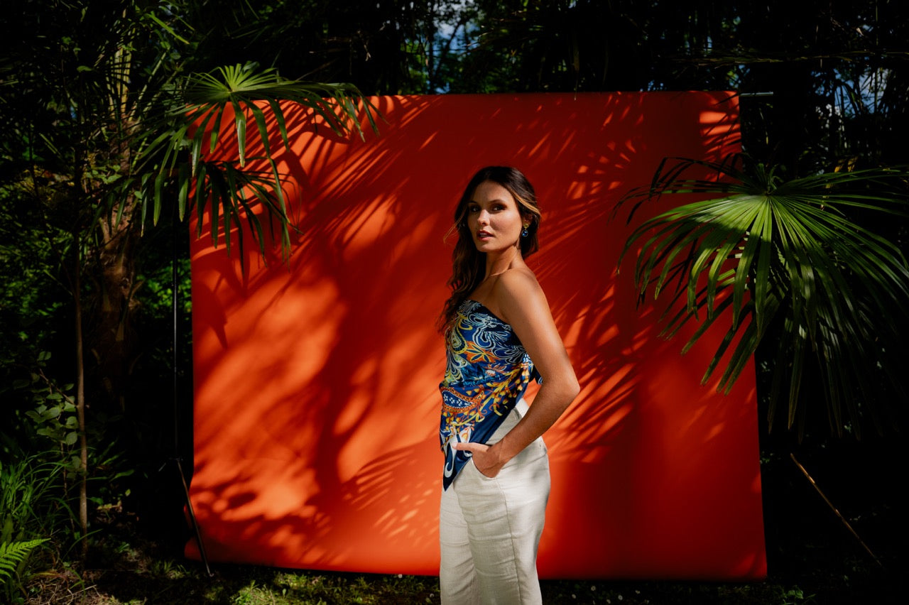 petrusse-fanny-bleu-carr-soie-105cm-twill image 4