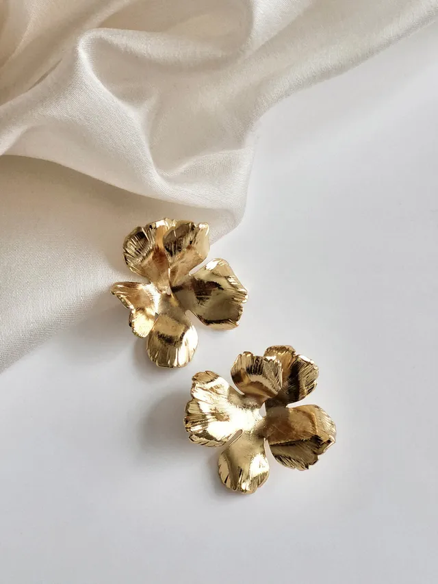 maison-sabben-boucles-d-oreilles-mariage-miss-fleur-dor-e-medium-4-5-cm image 1