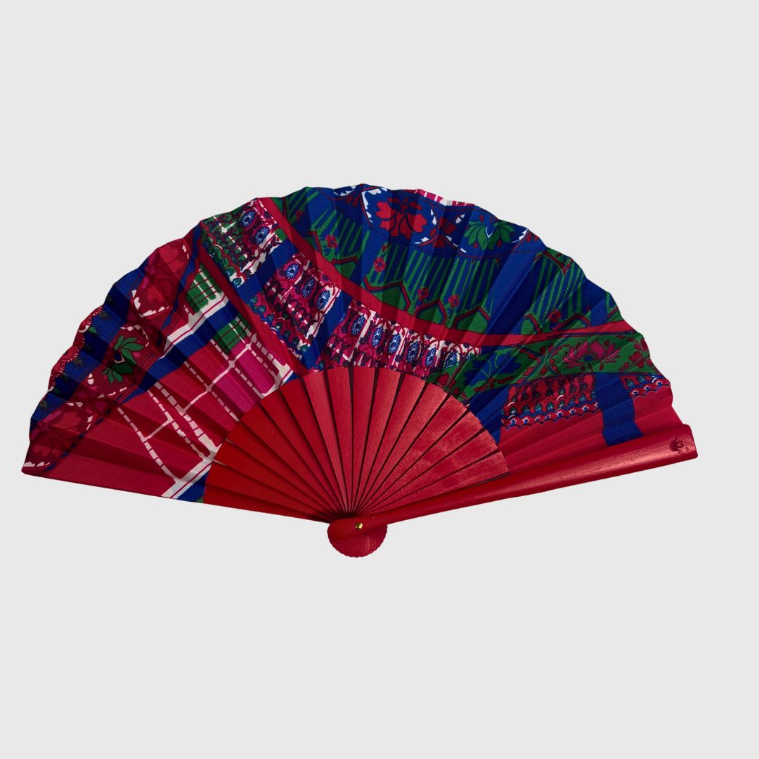 petrusse-sous-le-ciel-de-paris-ventail-bois-rouge-dominante-bleu image 4