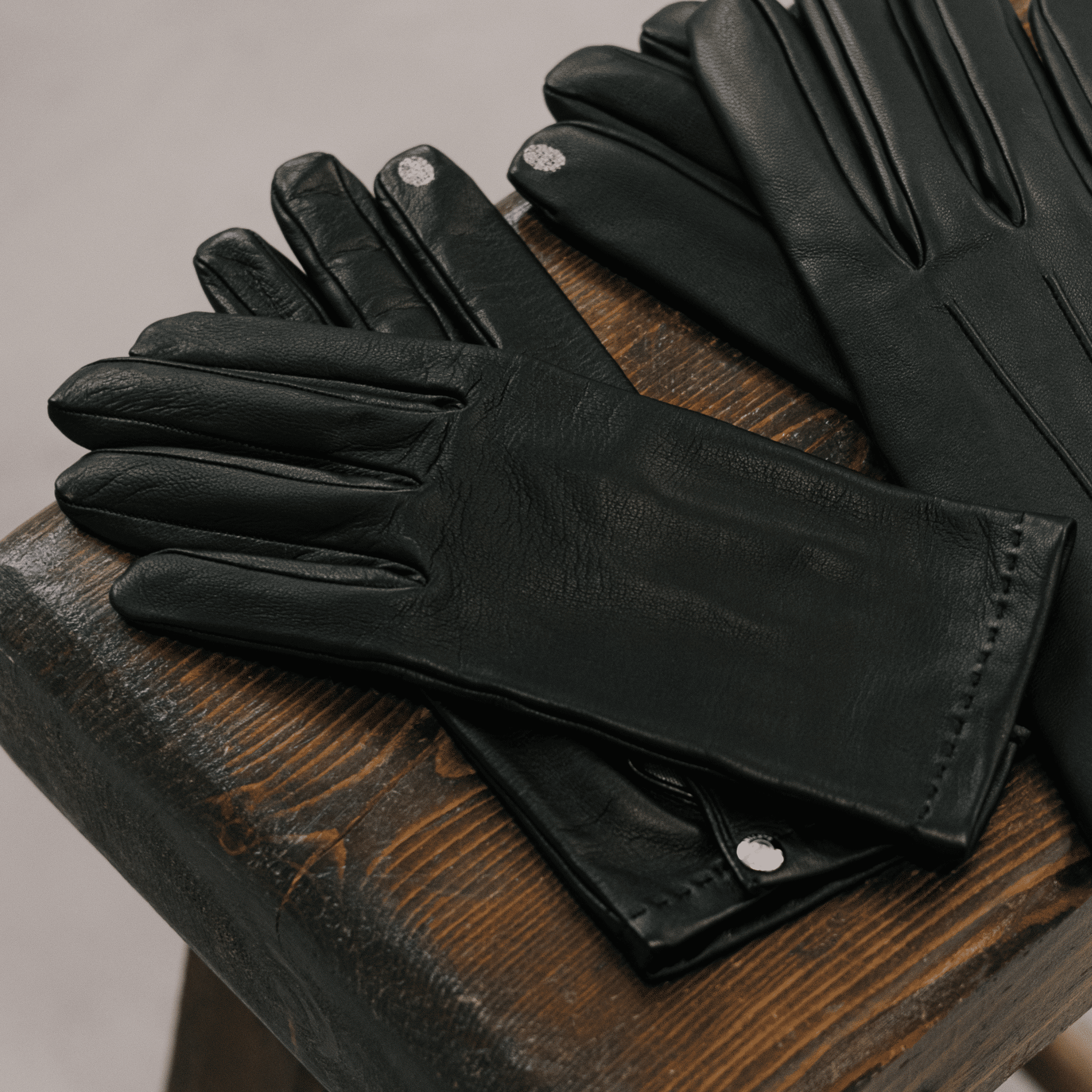 causse-victoria-tactile-gants-tactiles-en-cuir-femme-2 image 2