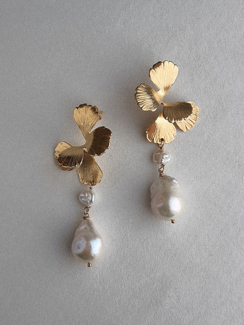 maison-sabben-olive-boucles-d-oreilles-mari-e-fleur-perles-de-culture image 3