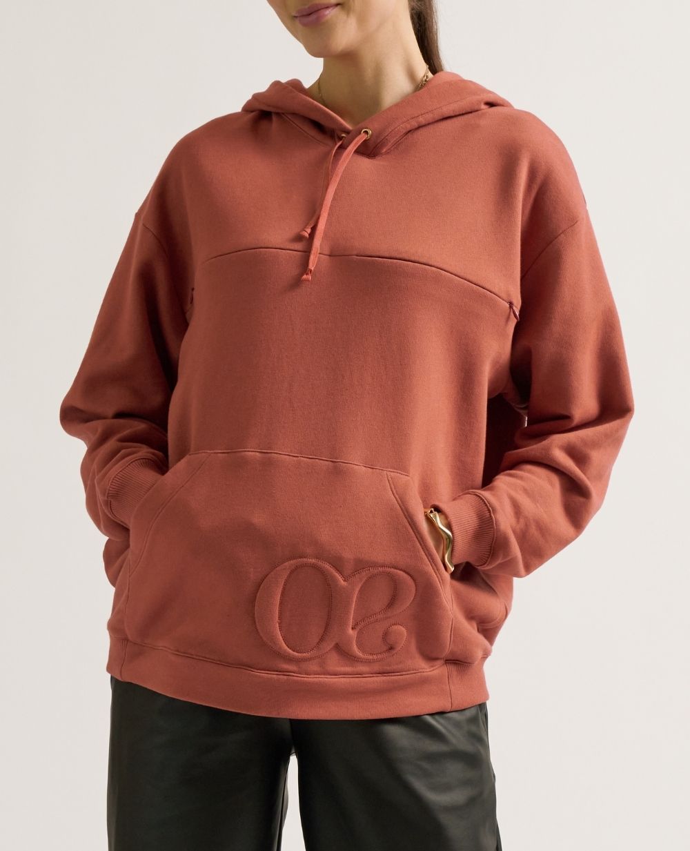 cache-c-ur-boston-hoodie-de-grossesse-et-allaitement-terracotta image 2