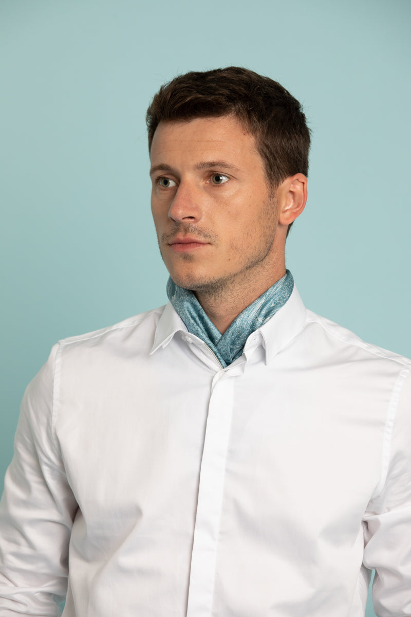 petrusse-euphoria-mini-bleu-denim-carr-de-soie-65cm image 6
