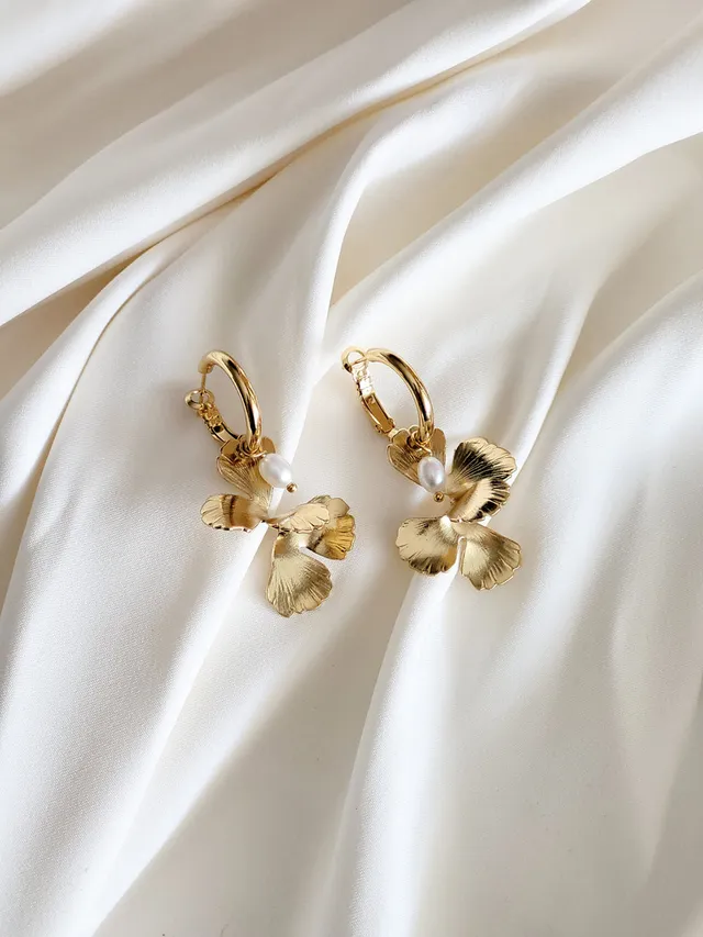maison-sabben-an-mone-boucles-cr-oles-mariage-fleur-perle-5-cm image 1