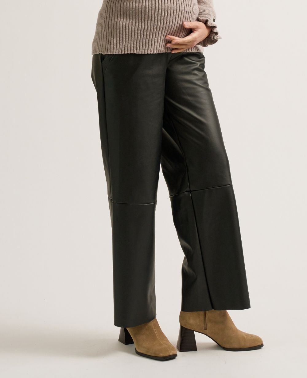 cache-c-ur-alix-pantalon-de-maternit-simili-cuir-noir image 2