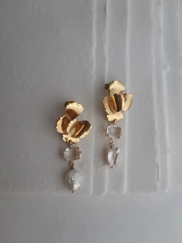 maison-sabben-gabrielle-boucles-d-oreilles-mari-e-rose-dor-e-perle image 1