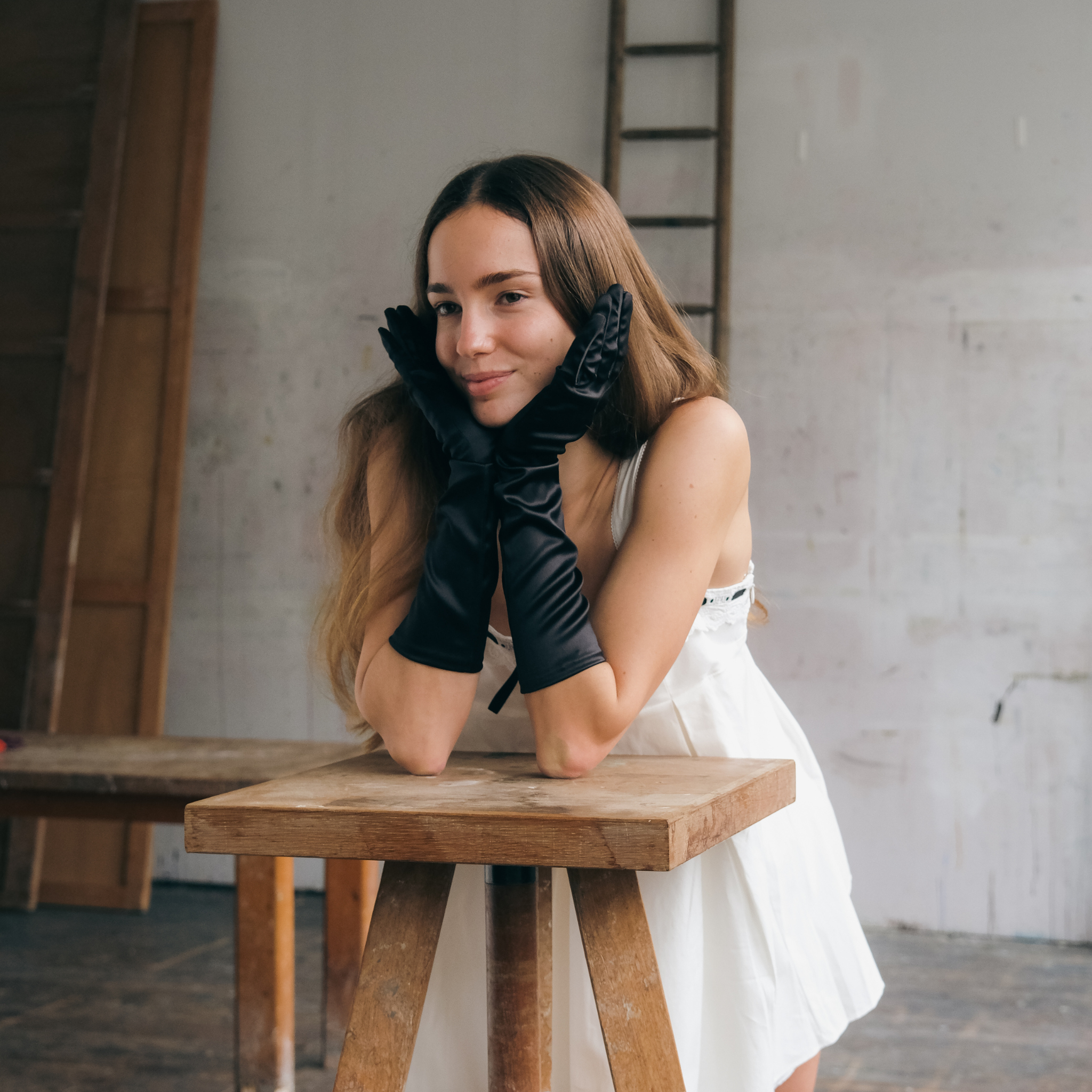 causse-castiglione-gants-mi-longs-en-satin-pour-femme-2 image 3