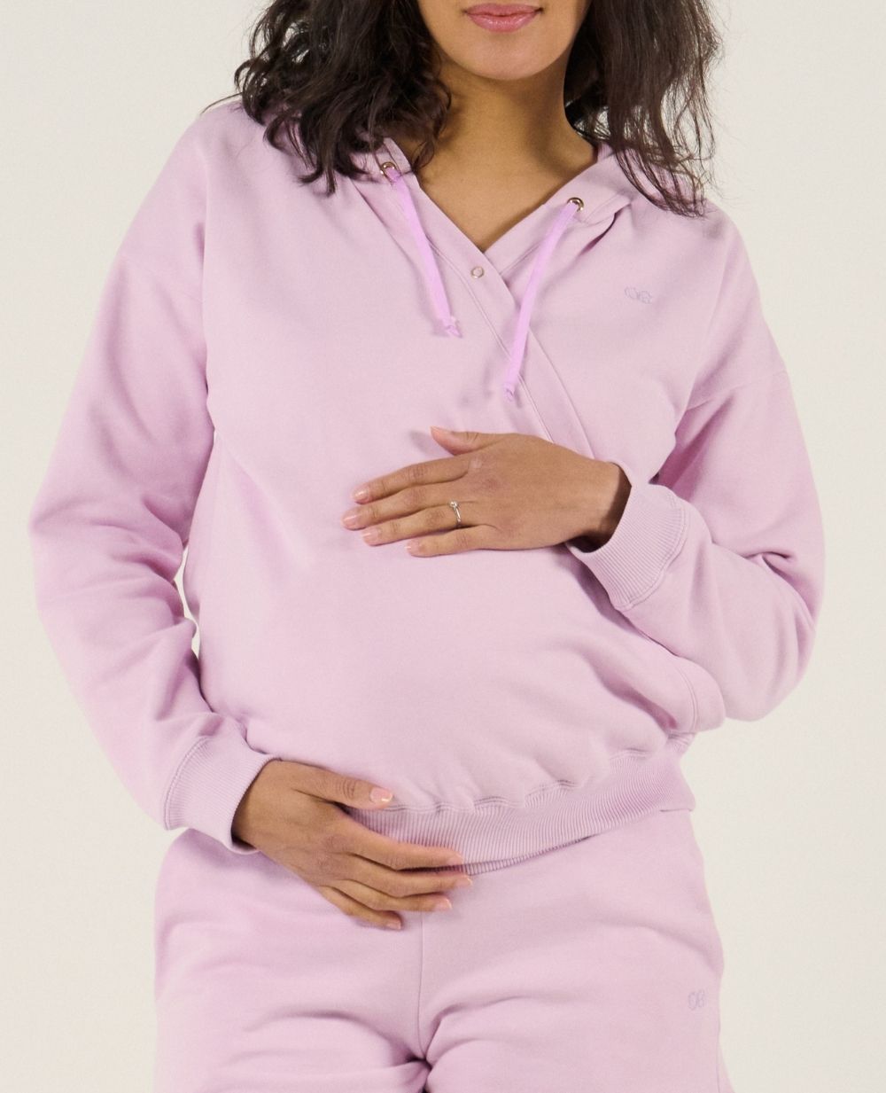 cache-c-ur-hoodie-de-grossesse-et-d-allaitement-coconut-lila image 1