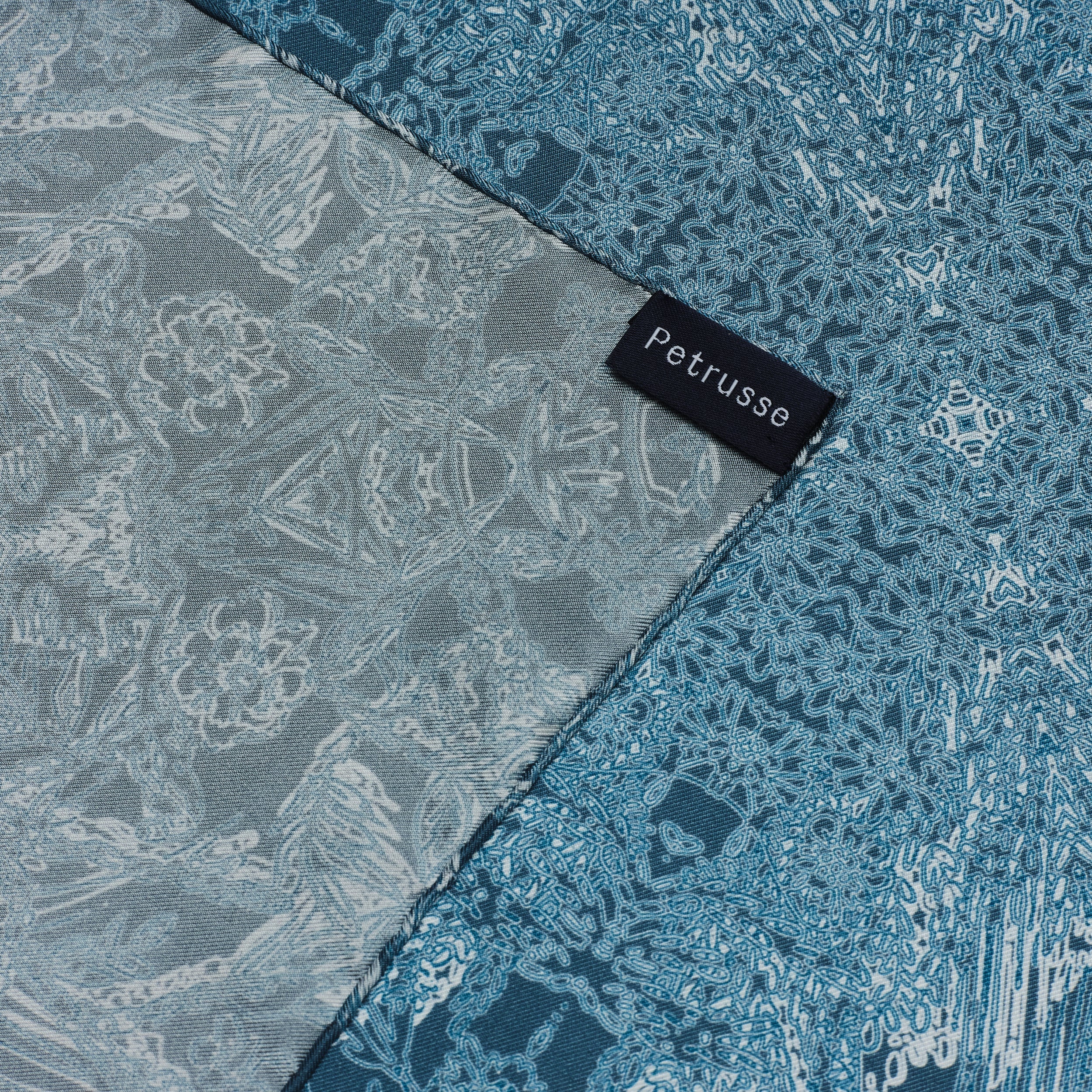 petrusse-euphoria-mini-bleu-denim-carr-de-soie-65cm image 3