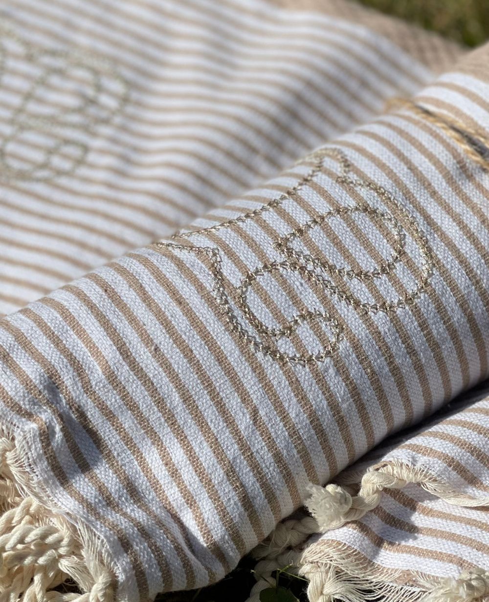 cache-c-ur-milos-fouta-beige-en-coton-de-plage image 2