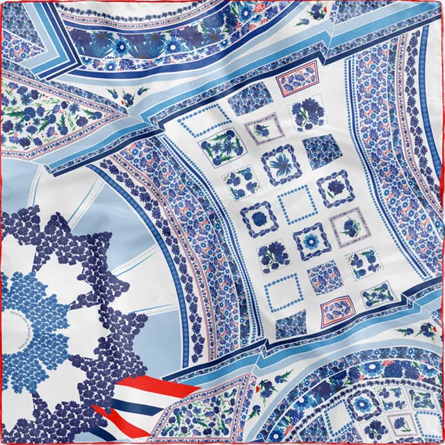 petrusse-carr-soie-90-triomphe-foulard-carr-soie-bleu-bleuet-de-france image 1
