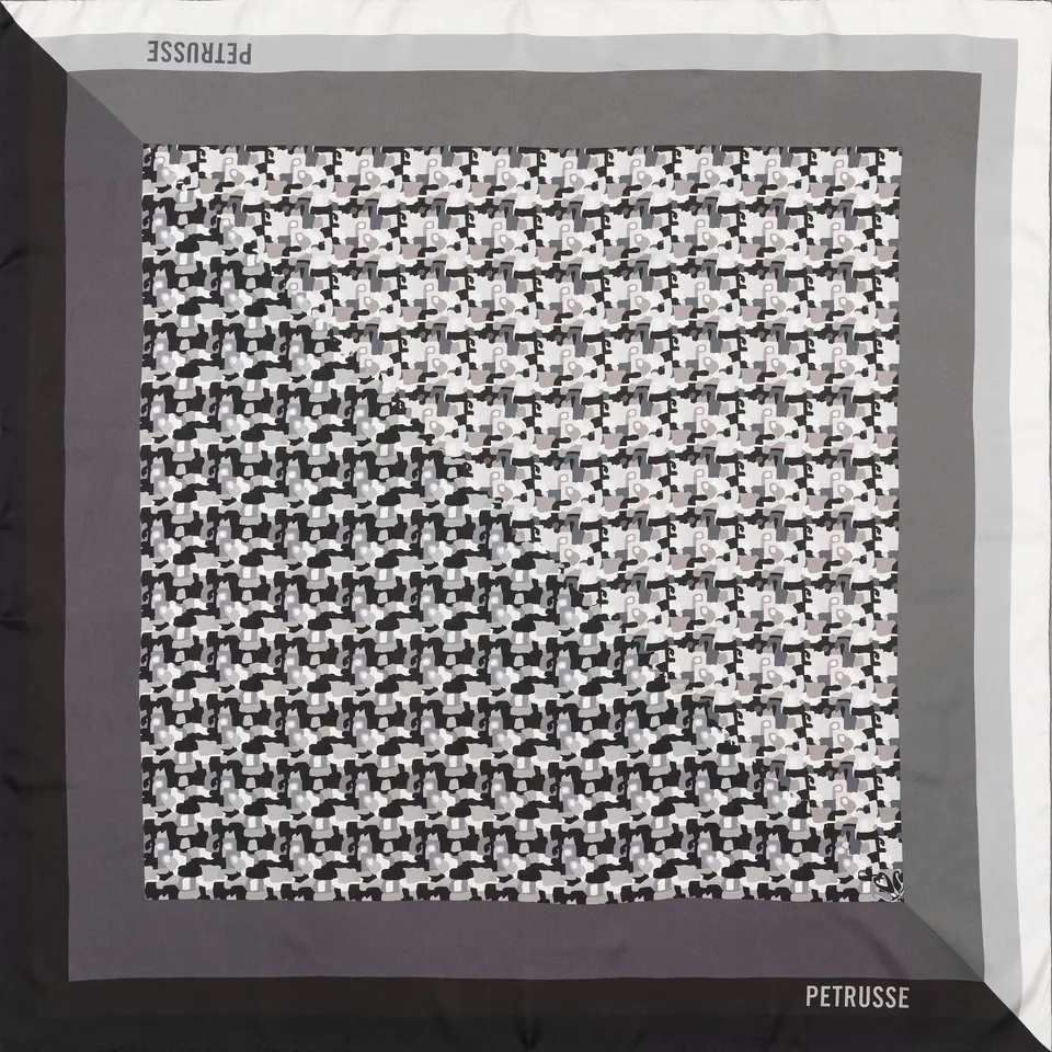 petrusse-carr-soie-90-opal-noir image 1
